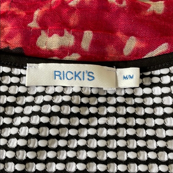 U neck top - Picture 5 of 7